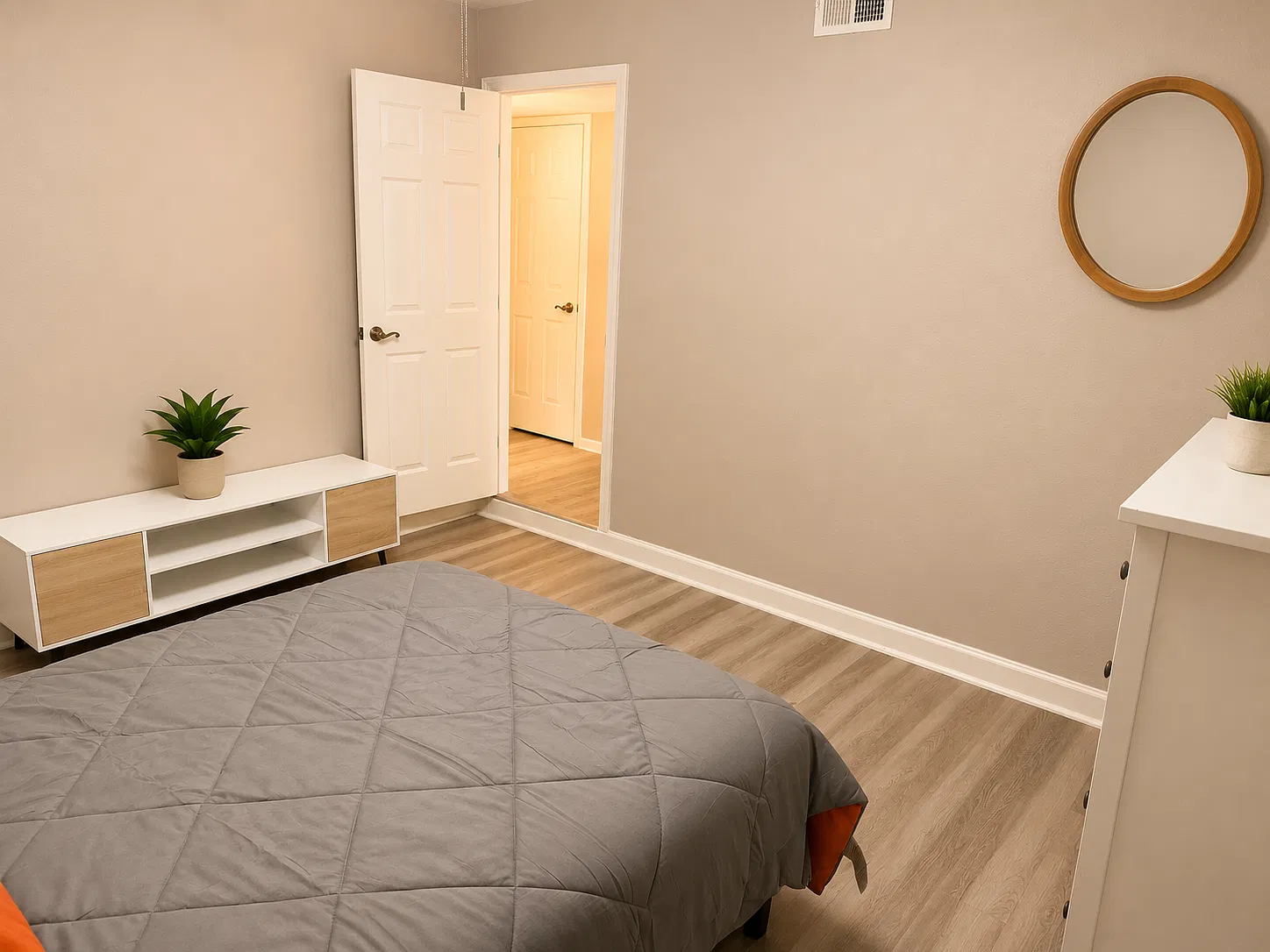 8915 Datapoint Dr — Photo 3
