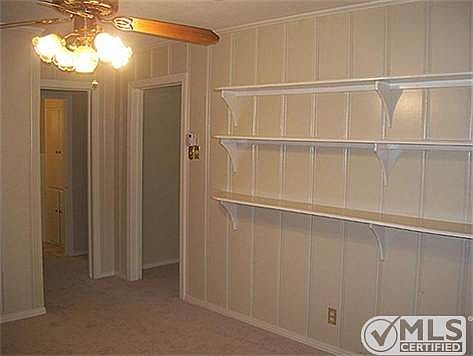 4th image of 1600 Irwin Ln