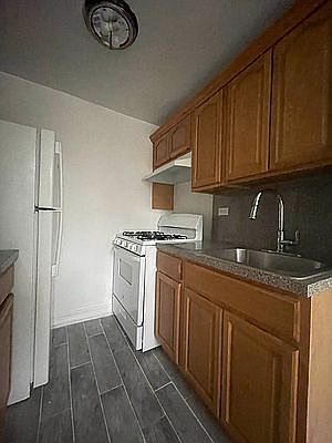 3rd image of 2922 Nostrand Ave #M