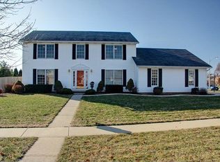 3800 Greenfield Dr, Springfield, IL 62704