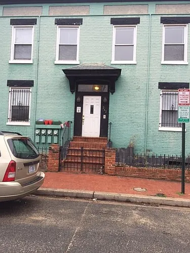 242 12th Pl NE #4 Photo 1