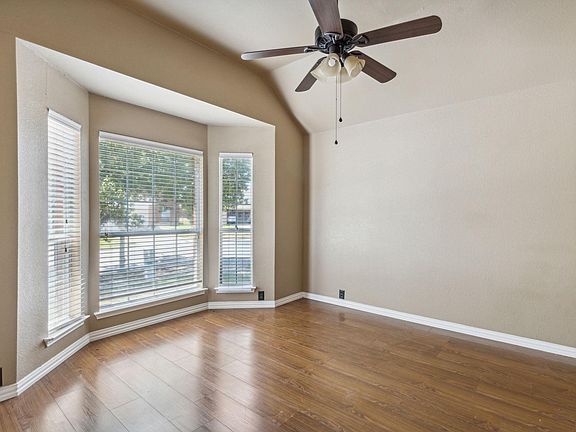 4th image of 4601 Parkview Ln