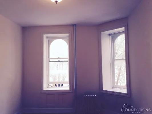 Rented by City Connections Realty | media 9