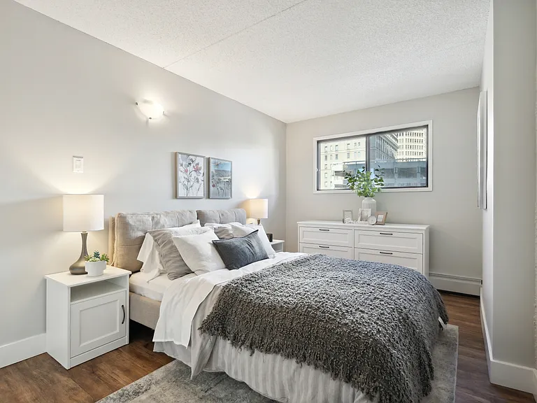 123 10th Ave SW — Photo 40