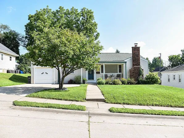 2035 W 3rd St, Dubuque, IA 52001