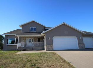 208 9th St SE, Freeport, MN 56331