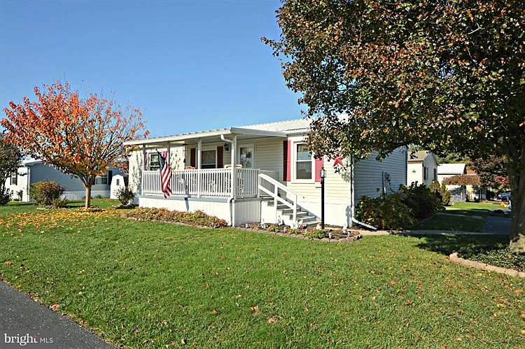 201 Saddleford Ct N photo 1