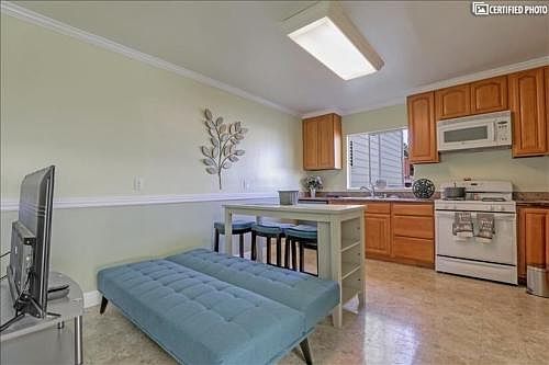 4th image of 1366 San Bruno Ave