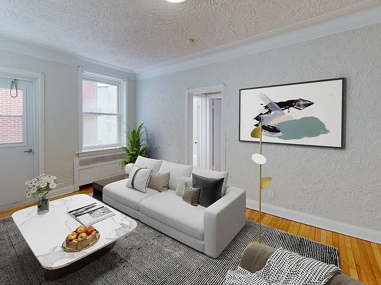 475 King Edward Ave — Photo 2