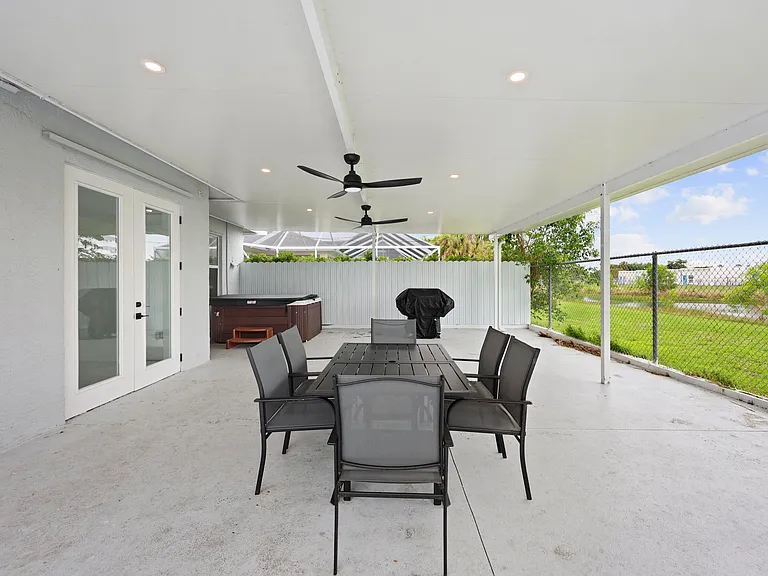 1209 Olympic Cir — Photo 49