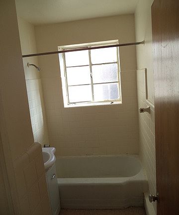 5th image of 2041 E 72nd St #2