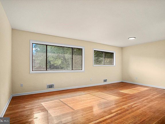 4th image of 6700 Cipriano Rd