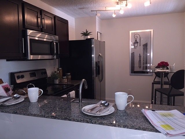 Kitchen bar counter