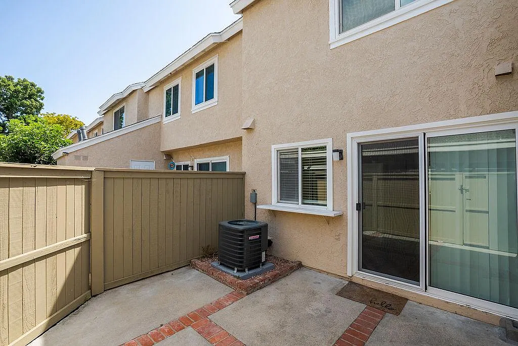 53 Fox Hollow — Photo 1