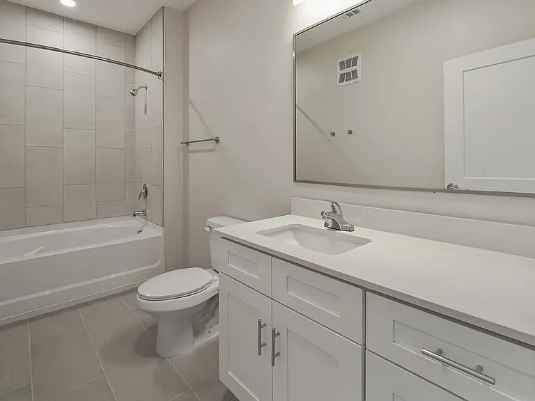 327 W Summit Hill Dr #414 — Photo 26