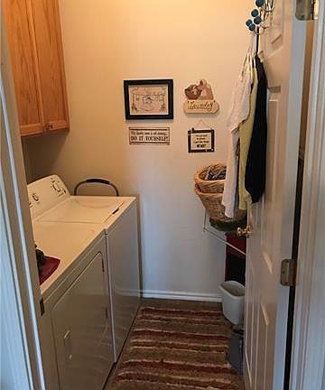 4th image of 131 Brown St
