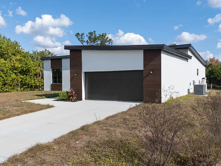 1804 Nimbus Dr — Photo 2