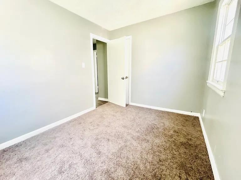 4198 Eastway Rd — Photo 21