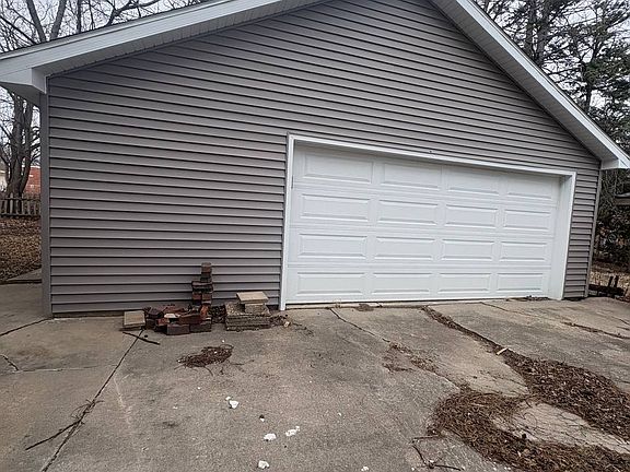 4th image of 1321 W 12th St