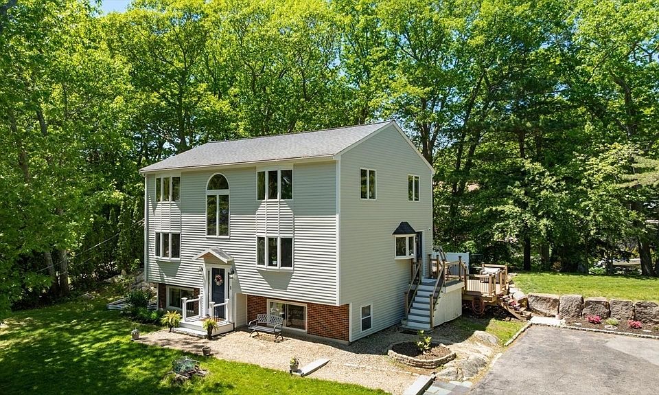 1st image of 71 Hesperus Ave