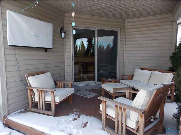 5th image of 30236 Cedar Valley Dr