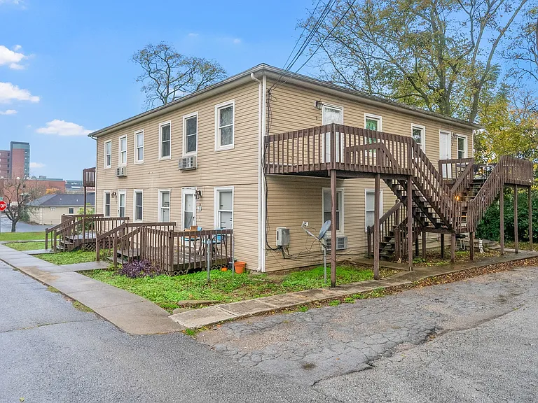 1525 Ferrell St #7 — Photo 16