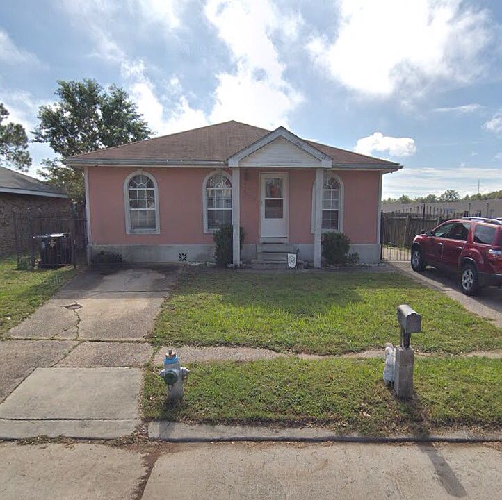 1st image of 8800 Lake Forest Blvd
