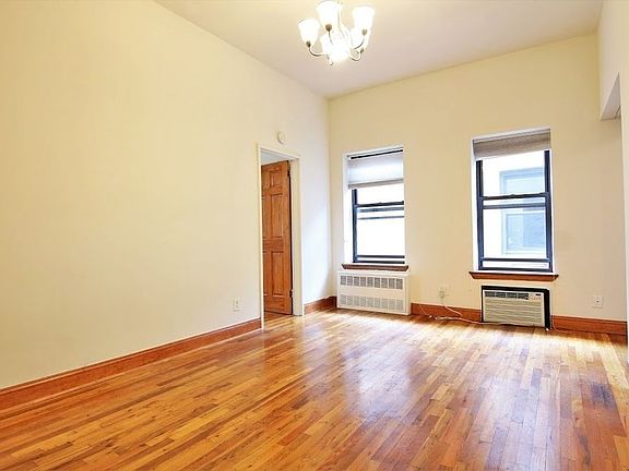 2nd image of 303 W 92nd St APT 5A