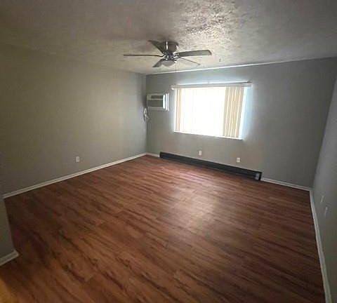 2nd image of 841 Moyer Ave #4