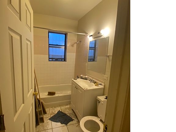 2nd image of 6715 S Blackstone Ave #1