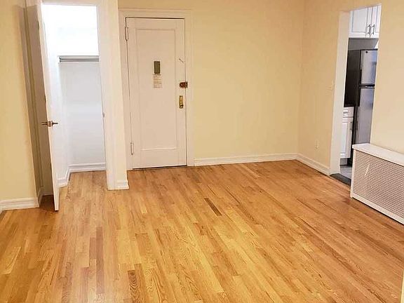 4th image of 10 Cooper St