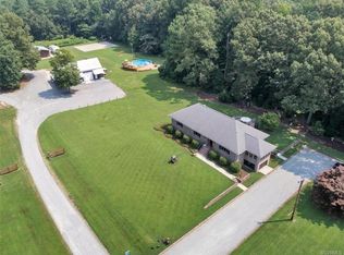 8416 Arnold Rd, Mechanicsville, VA 23111