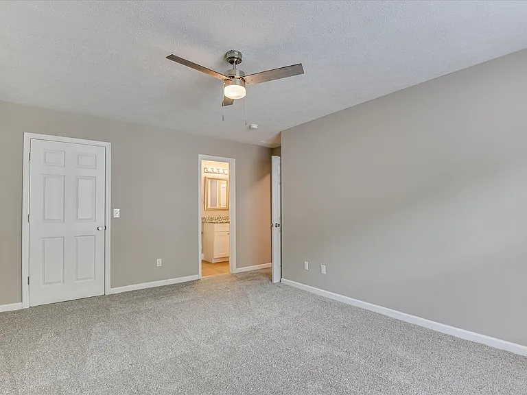 100 Kelly Dr SW — Photo 23