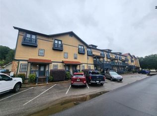 26 Midway St #205-202, Helen, GA 30545