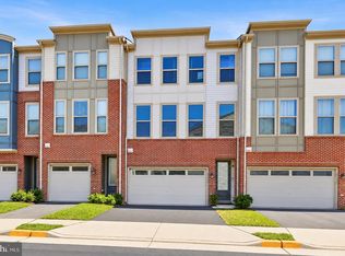 42422 Dogwood Glen Sq, Sterling, VA 20166