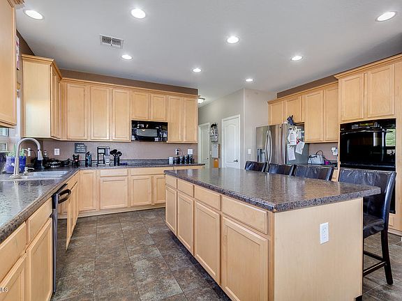 3rd image of 38857 N Jonathan St
