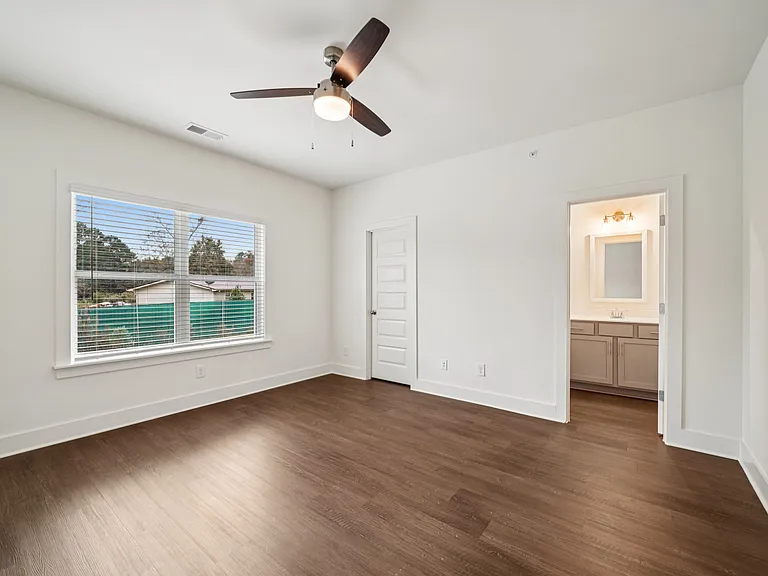 Turnberry Park Apartments and Homes — Photo 38