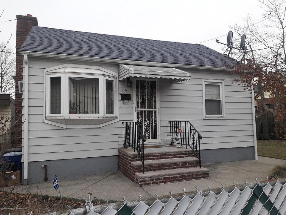 1st image of 90 Piave Ave