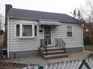 90 Piave Ave, Staten Island, NY 10305