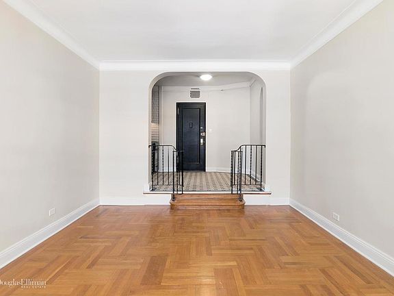 2nd image of 210-218 W 19th St APT 4B