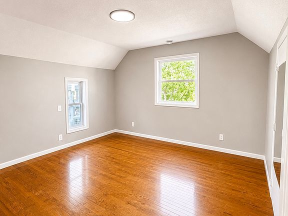 5th image of 2450 13th Ave S Unit 2