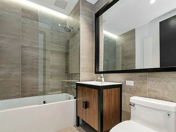 4th image of 1134 Fulton St APT 5K