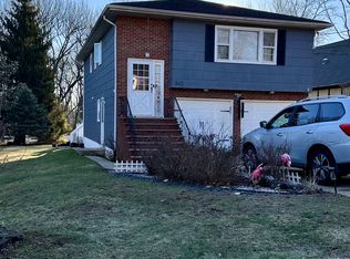 642 Denver Blvd, Edison, NJ 08820