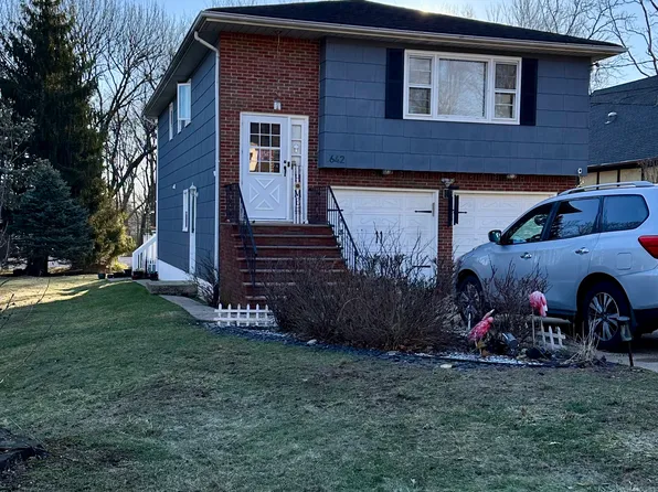 642 Denver Blvd, Edison, NJ 08820