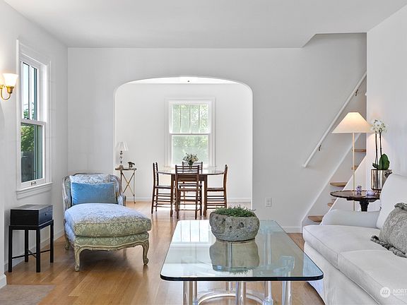 3rd image of 209 N Colville Street