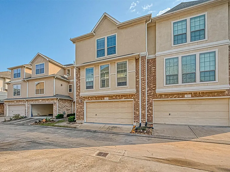 7816 Stoneyway Dr — Photo 4