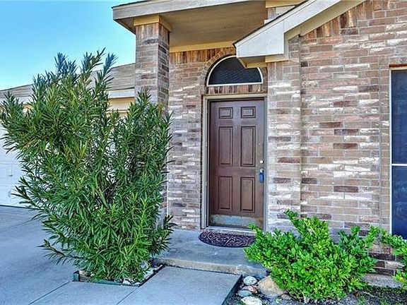 3rd image of 1616 Kelly Ln