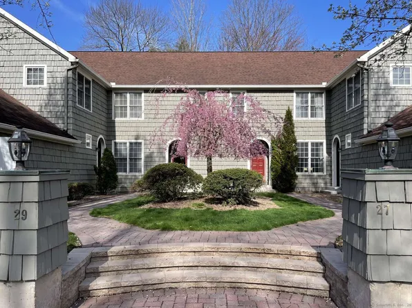 29 Harwich Lane #29, West Hartford, CT 06117