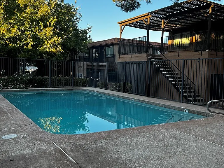 301 Brookside Ln #D — Photo 26
