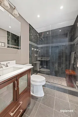 Sold by Triplemint | media 6